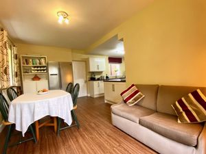 Living Kitchen/Diner- click for photo gallery